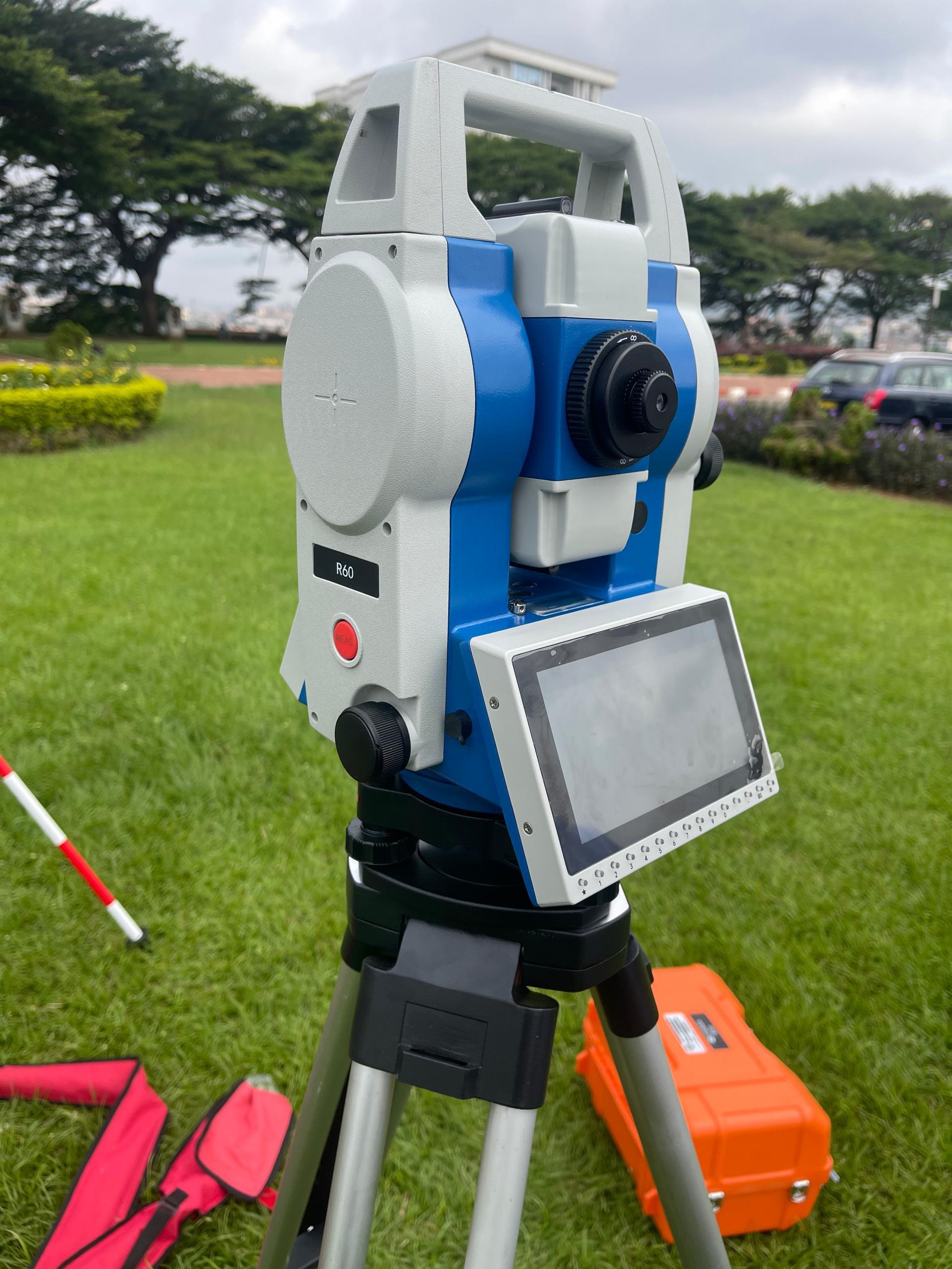 Station totale Stonex R60 - Image 1