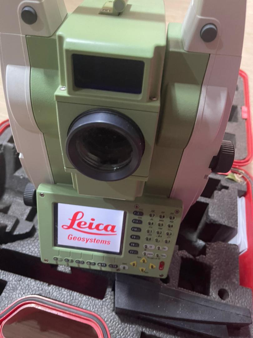 Station Totale et Niveau Électronique - Stonex R60 - Image 1